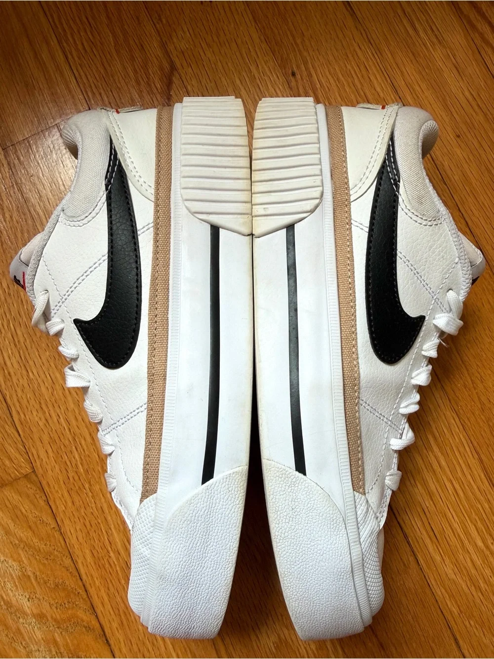 Nike court legacy
